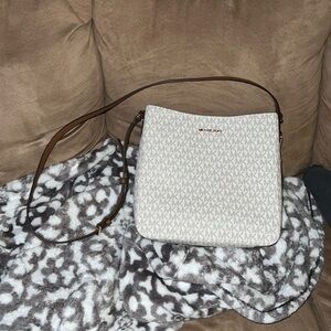 Brand new Michael Kors purse
